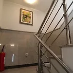 Le Petit Free Gated Parking Bed & Breakfast