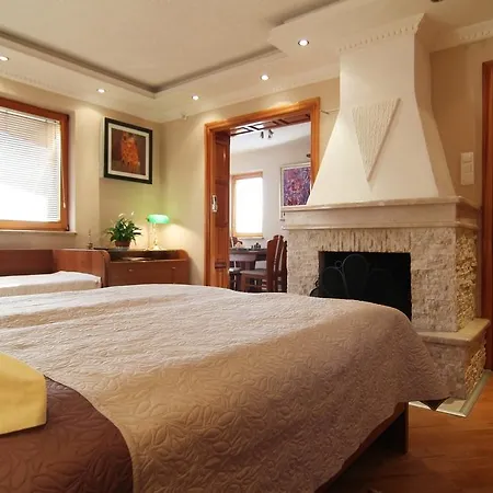 Nocleg ze śniadaniem Le Petit Free Gated Parking 4*