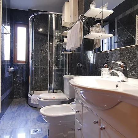 Le Petit Free Gated Parking Nocleg ze śniadaniem