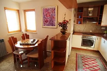 Le Petit Free Gated Parking B&B 4*
