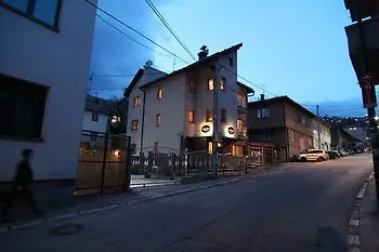 Le Petit Free Gated Parking ベッド・アンド・ブレックファスト サラエヴォ