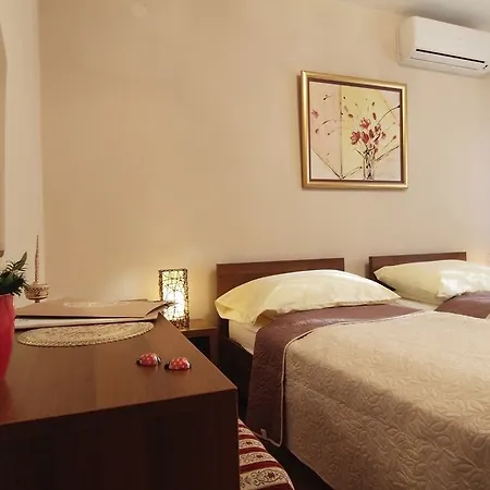 B&B Le Petit Free Gated Parking 4*