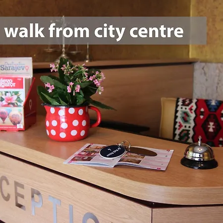 Le Petit Free Gated Parking Nocleg ze śniadaniem 4*