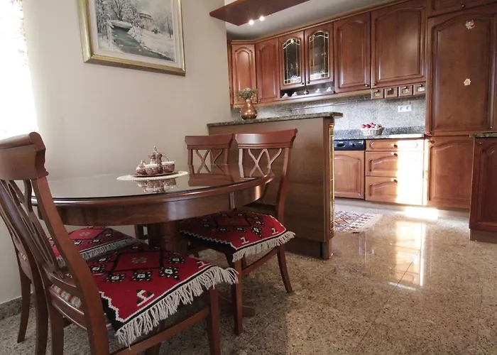 住宿加早餐酒店 Le Petit Free Gated Parking 4*