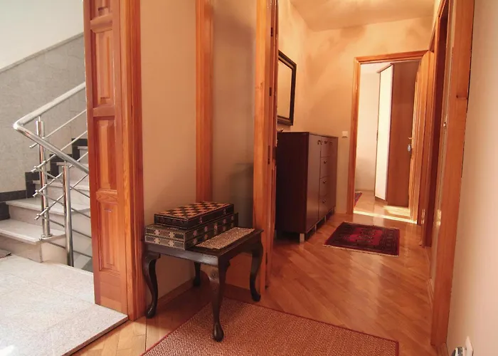 Le Petit Free Gated Parking 塞拉耶佛